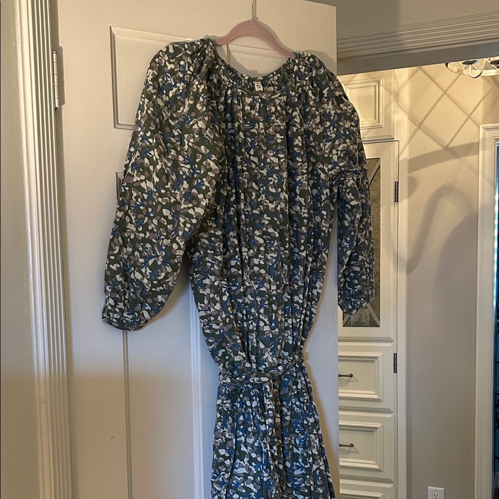 Mirth dress NWOT size medium